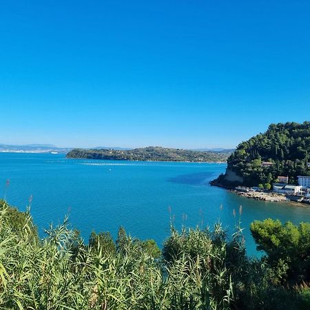 Piran Beach House - Private Oasis - Beachfront Apartment With A Sea View Terrace מראה חיצוני תמונה