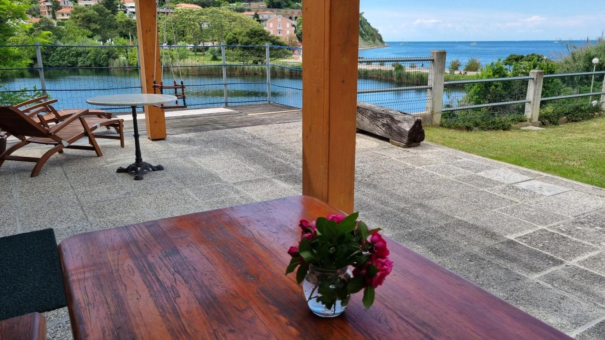 Piran Beach House - Private Oasis - Beachfront Apartment With A Sea View Terrace מראה חיצוני תמונה