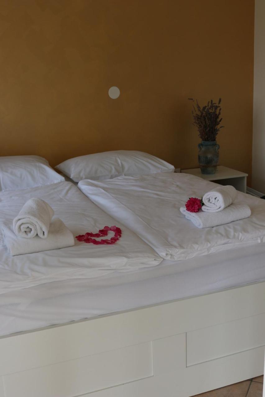 Piran Beach House - Private Oasis - Beachfront Apartment With A Sea View Terrace מראה חיצוני תמונה