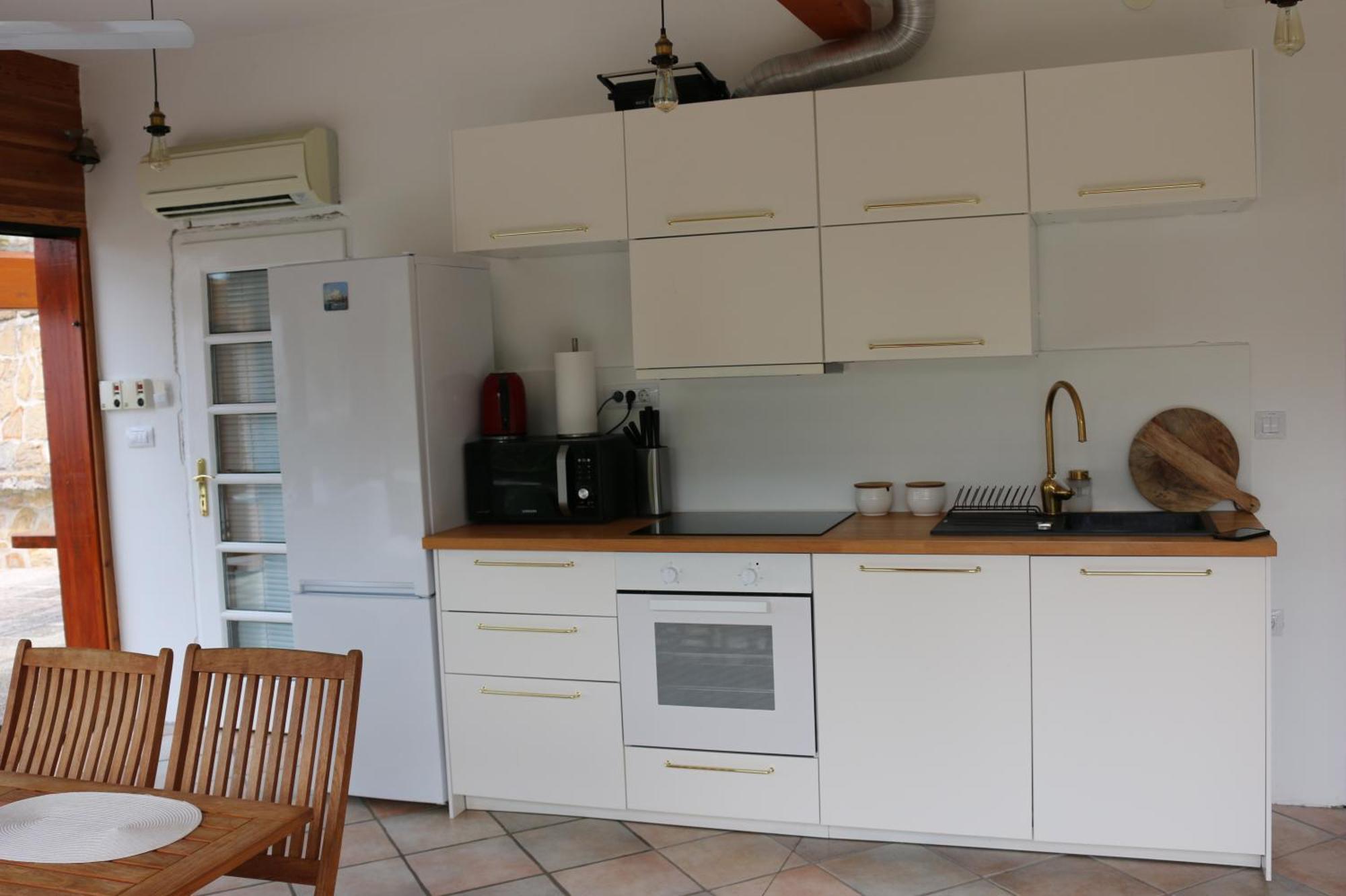 Piran Beach House - Private Oasis - Beachfront Apartment With A Sea View Terrace מראה חיצוני תמונה